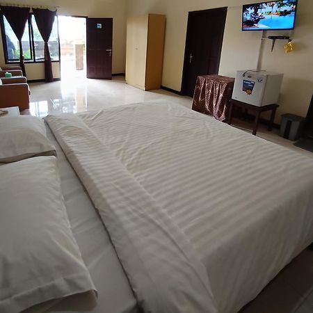 Hotel Gita Puri Redpartner Blitar Exterior foto