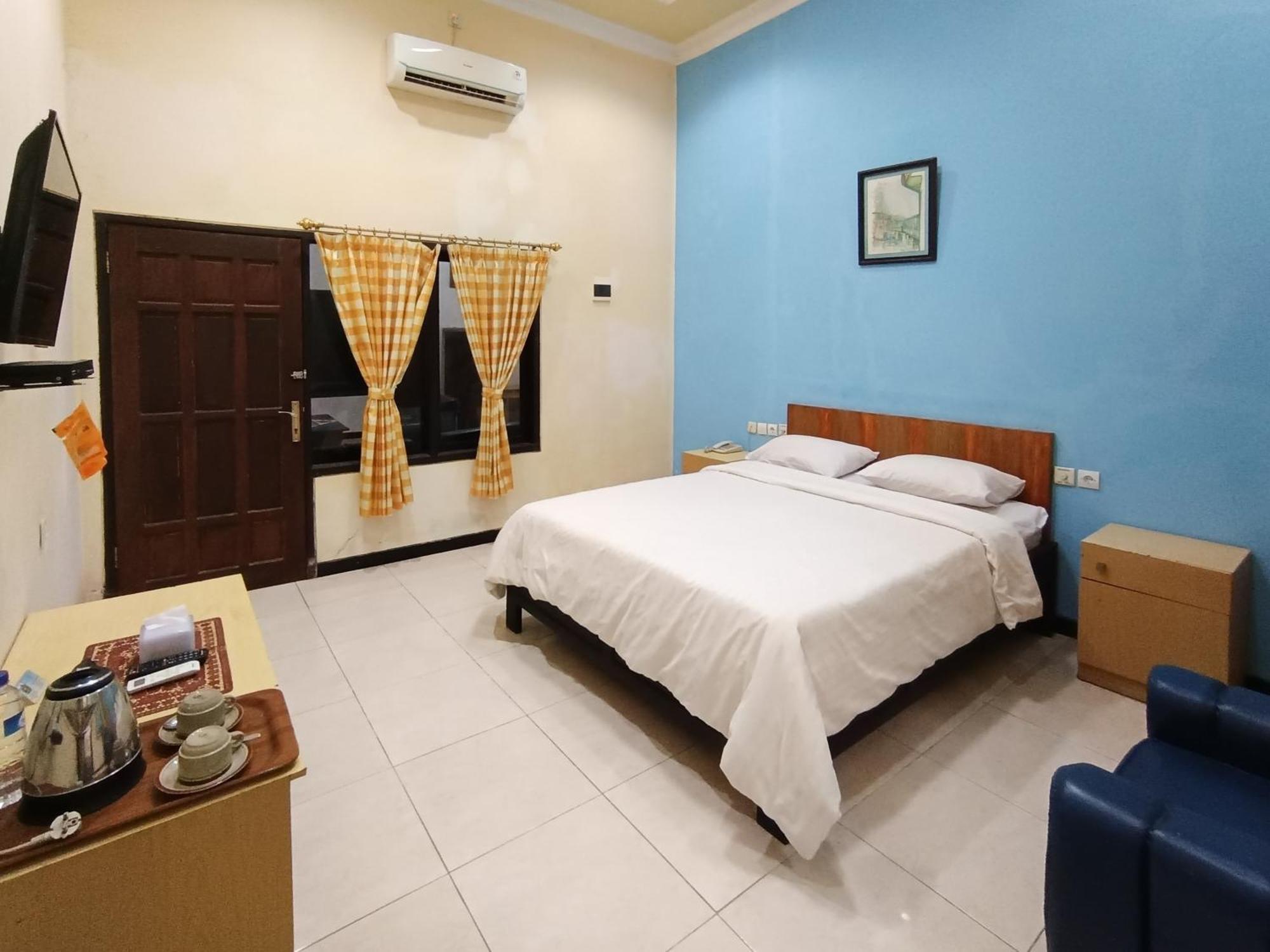Hotel Gita Puri Redpartner Blitar Exterior foto