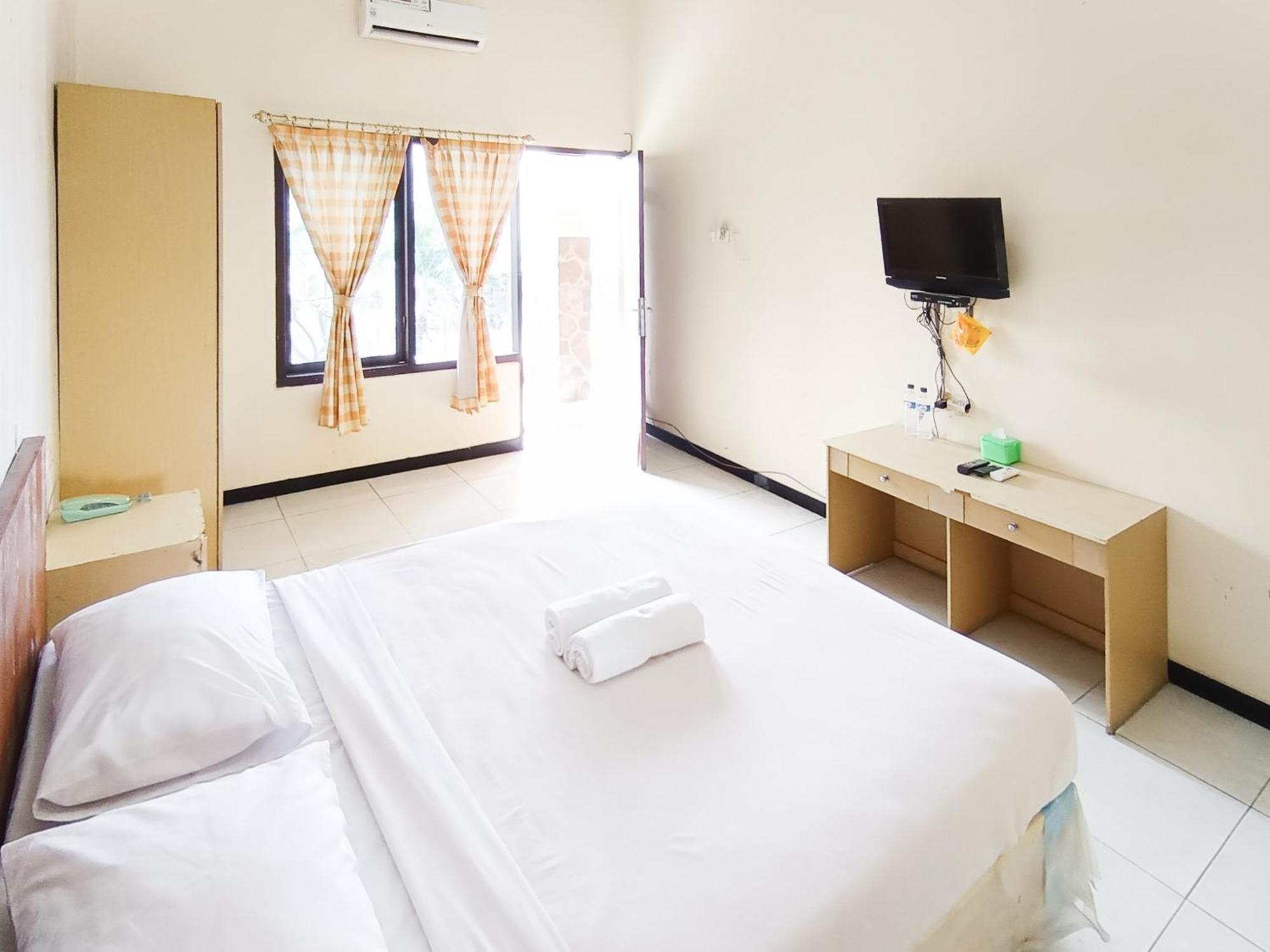 Hotel Gita Puri Redpartner Blitar Exterior foto